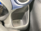 運転席・助手席のドリンクホルダーです