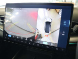 バックカメラは360&deg;カメラと同時に表示されます 大画面のため、2画面表示でも見やすさは確保されています