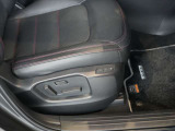 運転席10wayパワーシートは、複数のシートポジションに加え、アクティブ・ドライビング・ディスプレイの設定を記憶できるメモリー機能を採用しています(・&forall;・)