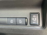 両側スライドドアはオート機能付き。運転席からも開閉可能です。