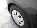 かっこいいホイールですね。 車のイメージを大きく左右するホイール部分はコダワリを持ちたいですね。