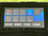 ラジオ、CD、Bluetoothなど、多彩なメディアに対応。お好みの音楽を快適に楽しめます。多彩な機能で、ドライブの雰囲気を盛り上げます。