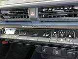 オートエアコンで快適な室内です。