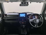 運転席からの視界が広く、前方や周囲の状況を確認しやすく開放的です!毎日の運転も安心して快適にお楽しみいただけます♪