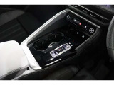 現在お乗りのお車、国産車・輸入車問わず下取りはもちろん可能です。増車やお乗り換えをご検討のお客様は是非、一度当店の認定中古車担当スタッフまでご相談くださいませ。