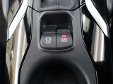 オートホールドは、ブレーキペダルから足を離しても車を停止状態に保つ機能で、運転の負担を軽減してくれますよ♪