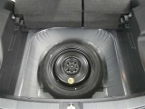 スペアタイヤ付きです!車に常時装備することで、もしもの時の備えとしてすごく安心です♪