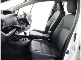 高いホールド性で運転姿勢が安定します。長距離ドライブでも疲れにくいのが魅力です。快適なドライビングライフをお送りください♪