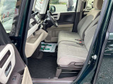 当店では軽自動車、コンパクトカー、ミニバン、ハイブリッドカー、セダン、SUV等の乗用車は勿論、軽トラックや軽バン等の商用車も取り扱っております(^^♪
