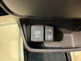 車内で便利な電源供給。【アクセサリーソケット】で、スマートに充電!