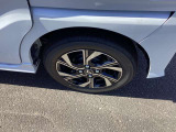 ☆お車についた傷やヘコミ、事故の修理もハヤシにお任せください。自社鈑金工場で修理ができますの安心です☆