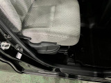 痛みの出やすい運転席シートの角、フロアマット、座面、ともに良好です