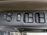 パワーウィンドウのスイッチですよ。運転席に居ながら窓を開け閉めのコントロールできます。