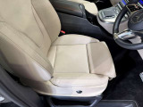メルセデスのシートは、少し硬めに出来ておりますので、長時間の運転でも疲れにくく、安全にドライビングをお楽しみ頂けます