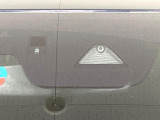 【スマートシティブレーキサポート】低速走行中に前方の車両等を認識し、衝突しそうな時は警報とブレーキで衝突回避と被害軽減をアシスト。より安全にドライブをお楽しみいただけます。