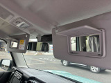 運転席・助手席バニティミラー