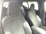 VOLVOのシートは人間工学に基づいた設計となっており、長時間の運転でも疲れにくいと定評があります。当店ではモデルにより試乗可能なお車もご用意しておりますので、ぜひ座り心地をご体感ください。