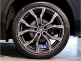 BMW純正アルミホイールです。納車時にはアルミホイールコーティングも承っております!是非ご検討下さいませ。