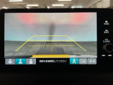 【バックカメラ】運転が苦手な方も車庫入れラクラクです!ギアをリバースに入れれば自動的に切り換わりますので、面倒な操作は不要です♪狭い駐車場もお車を傷つけず安心ですね!