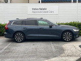 購入後は全国のVOLVO正規ディーラーにてアフターサービスをお受けいただけます。定期点検サービス、延長保証などの有料サービスも手厚くご用意しておりますので、ご不安事はお気軽にご相談下さい。