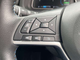 ステアリングスイッチも付いておりますので、運転中でも音量の変更など可能です。
