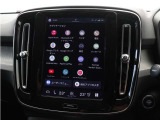 Google搭載のボルボなら、車内にいながら多彩なデジタルライフをお楽しみいただけます。Google Playから必要なアプリをダウンロードして、有意義な移動時間を楽しみましょう。