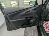 パワーウィンドウのスイッチですよ。運転席に居ながら窓を開け閉めのコントロールできます。