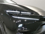 LEDヘッドライトです。デザイン性がよくとても明るいので、夜間の走行や悪天候でも安心です。しかも長寿命!