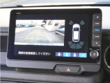 【バックカメラ】後方確認を支援する3つの視界、リアワイドカメラシステム。画面表示のビュー切り替えボタンを操作することで「ノーマルビュー」「ワイドビュー」「トップダウンビュー」の3種類の切り替えが可能。
