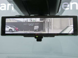 後席に荷物をタップリのせても視界を確保してくれちゃうスマート・ルームミラー♪
