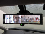 スマートルームミラー付きで後部座席に乗車してても後方がしっかり見れます