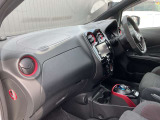広々とした視界を体感できます。運転が楽しくなりますね。