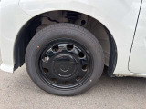 【純正ホイール】純正設計ならではの美しいデザインと精密な仕上げで、車両全体のスタイリングを引き立てます。