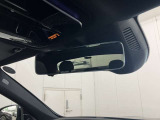リバース連動型のバックカメラは、精度が良く、バックや縦列駐車もストレスなく止められます。カメラの性能も日々進化しており画質には私たちも驚かされます。ぜひ実車でのご確認をお願い致します!