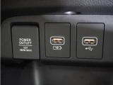 ◆USB入力端子◆USB接続、スマートフォンの充電等にも便利なUSBチャージャー使いやすい場所に装備されています。