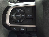 ステアリングスイッチ付!運転中も目線を動かす事無く音量等の操作可能!