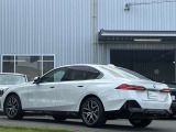 BMW Premium Selection保証では、ご購入後2年間に渡り走行距離無制限で、エンジン・ブレーキ・ミッション等のメイン部分に関しまして、万が一修理・整備が必要になりました際に部品・工賃無料にて対応いたします。