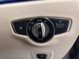 メモリー付きパワーシートが装備されている車両はシートの位置・ドアミラーの角度・ハンドルの位置を3名まで記憶出来ます。