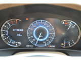 カラー液晶表示のメーターパネル、ドライバーインフォメーションセンター(DIC)にてお車の状態を確認することが出来ます。