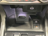 USBソケットで携帯の充電ができます!置き場にも困りません★