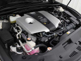 A25A-FXS型 2,487cc 直4 DOHCエンジンと3NM型 交流同期電動機のハイブリッドシステム搭載、駆動方式はFFです。