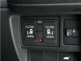 ◆両側電動スライドドア◆狭い駐車場でも乗り降りが楽々♪お子様が隣の車にドアを当ててしまう心配もございません!小さなお子様連れの方もこれで安心。