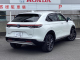 先代モデルと同じ全長で取り回しのよいサイズをキープしながら、より力強く、より美しく仕立て上げることで、ワンランク上の車格を感じるサイドビューとしています。