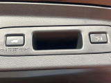【パワーバックドア】スマートキーや運転席のボタンを押すだけでリアゲートが自動で開閉します!荷物を持っている時や、高い位置にあるバックドアを閉める際に便利な機能です♪