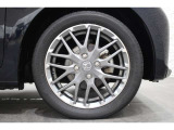 純正のアルミホイールが足元を飾ります!タイヤサイズは165/55R15になります。