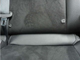 ◆ISOFIX◆シートベルトいらずでチャイルドシートと固定金具を連結するだけでガッチリ固定できます。