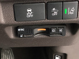 ETC車載器付。ETCが使用可能な道路通行料はキャッシュレスでスマートに走行できます。再セットアップして納車致します。