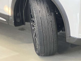 タイヤの残量は約3ミリほどです。ひびあり