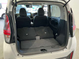 リヤシートを全て倒せばさらに荷物が積めますよ。