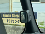 フロントピラーに死角を写すミラーが付いていて安心です。